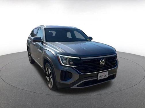 2025 Volkswagen Atlas Cross Sport 2.0T SE w/Technology