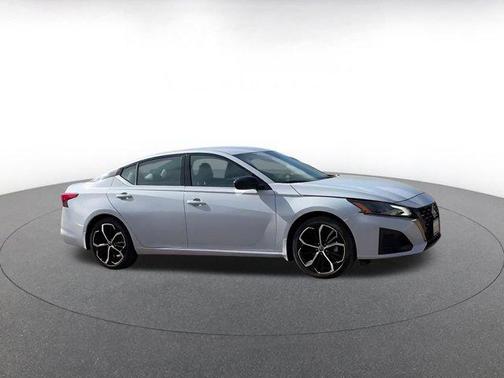 2025 Nissan Altima SR FWD