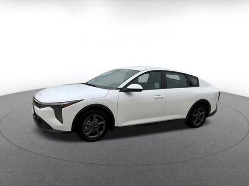 Snow White Pearl 2025 Kia K4 LXS