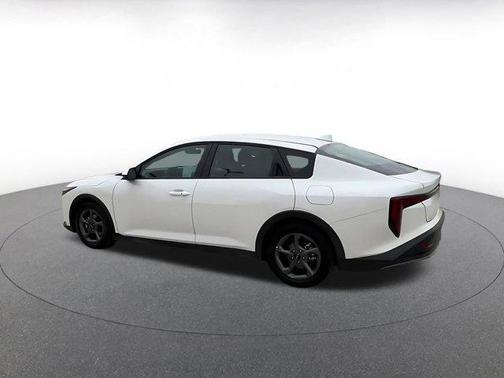 Snow White Pearl 2025 Kia K4 LXS