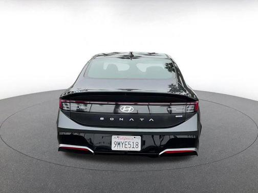 2024 Hyundai SONATA Hybrid SE