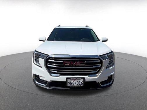 Summit White 2024 GMC Terrain SLT