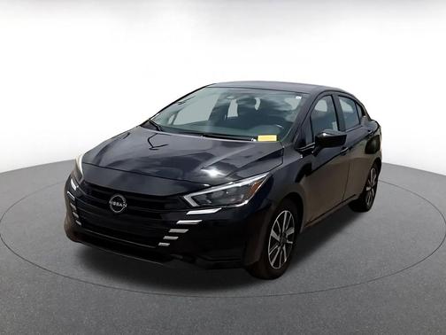 Super Black 2025 Nissan Versa 1.6 SV