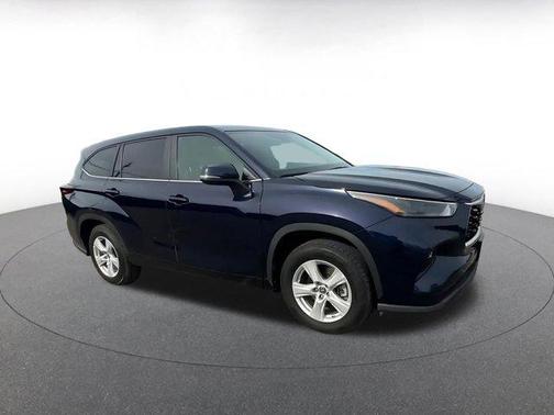 2025 Toyota Highlander LE