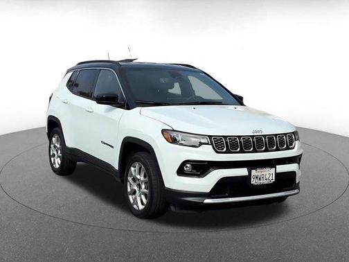 Bright White Clearcoat 2025 Jeep Compass Limited