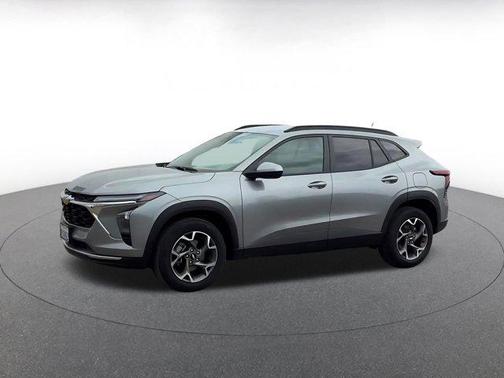 Sterling Gray Metallic 2025 Chevrolet Trax LT