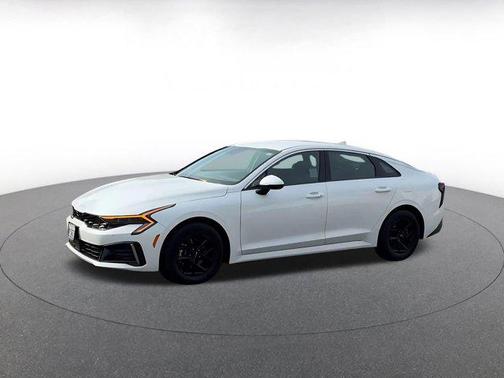 Snow White Pearl 2025 Kia K5 LXS