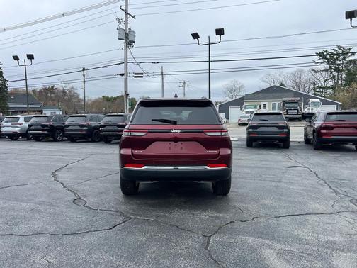 Velvet Red Pearlcoat 2026 Jeep Grand Cherokee Laredo