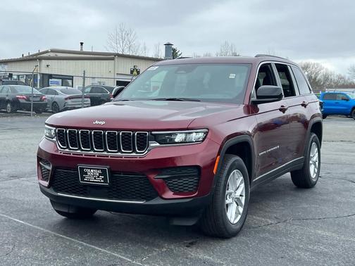Velvet Red Pearlcoat 2026 Jeep Grand Cherokee Laredo