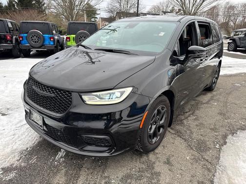 2023 Chrysler Pacifica Hybrid Limited