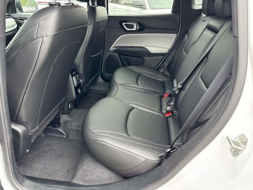 Bright White Clearcoat 2026 Jeep Compass Limited