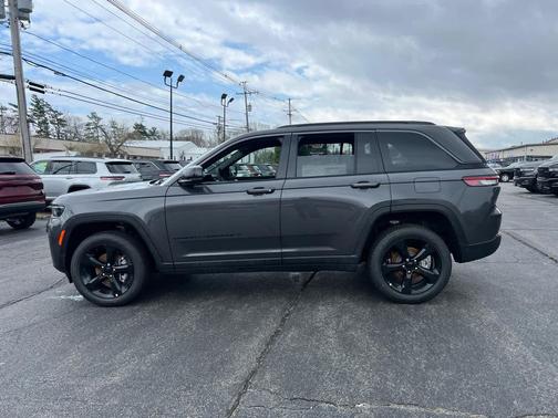 Baltic Gray Metallic Clearcoat 2026 Jeep Grand Cherokee Limited