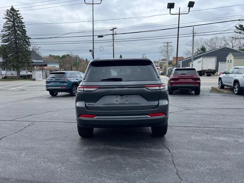 Baltic Gray Metallic Clearcoat 2026 Jeep Grand Cherokee Limited