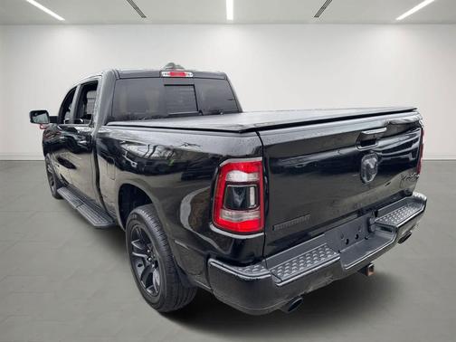 Diamond Black Crystal Pearlcoat 2023 RAM 1500 Big Horn/Lone Star