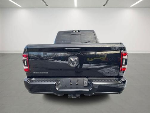 2023 RAM 2500 Laramie Crew Cab 4x4 6'4' Box