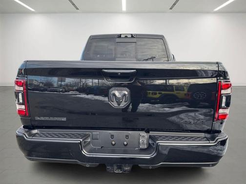 2023 RAM 2500 Laramie Crew Cab 4x4 6'4' Box