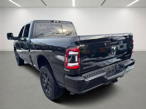 2023 RAM 2500 Laramie Crew Cab 4x4 6'4' Box