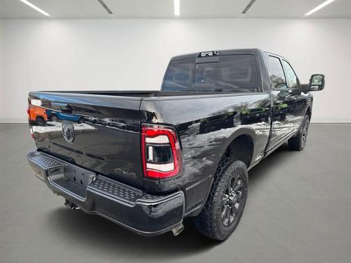 2023 RAM 2500 Laramie Crew Cab 4x4 6'4' Box