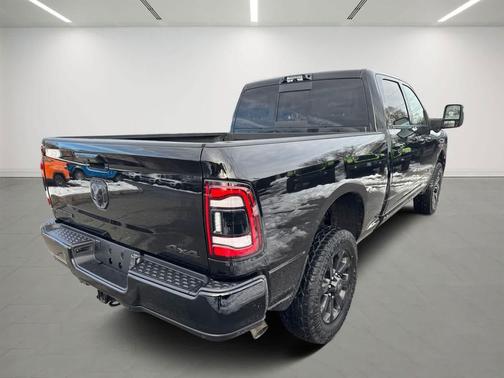 2023 RAM 2500 Laramie Crew Cab 4x4 6'4' Box