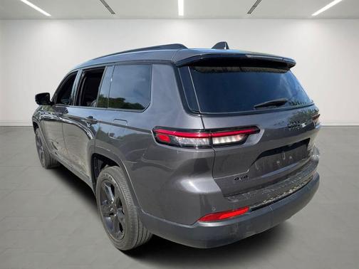 Baltic Gray Metallic Clearcoat 2023 Jeep Grand Cherokee L Altitude