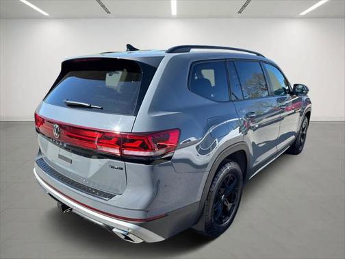 2024 Volkswagen Atlas 2.0T SE w/Technology 4MOTION