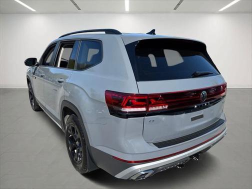 2024 Volkswagen Atlas 2.0T SE w/Technology 4MOTION