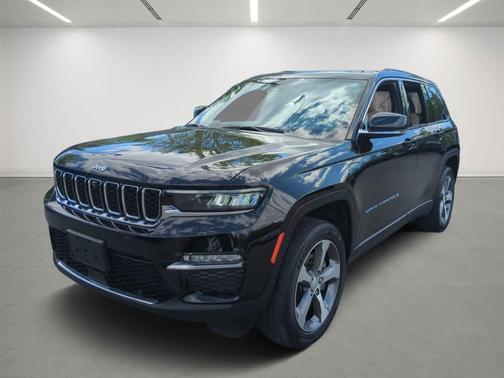 Diamond Black Crystal Pearlcoat 2023 Jeep Grand Cherokee 4xe Base