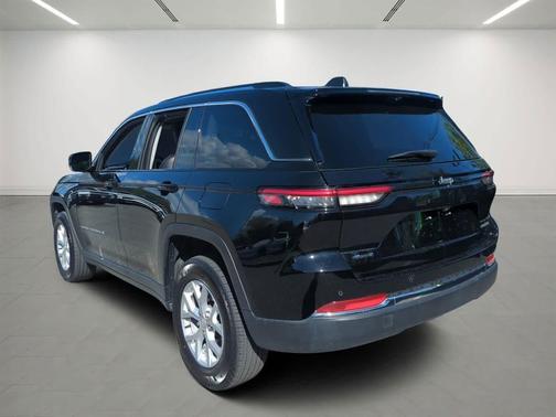 Diamond Black Crystal Pearlcoat 2023 Jeep Grand Cherokee Limited