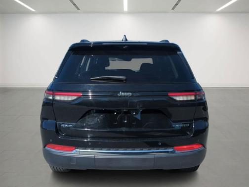 Diamond Black Crystal Pearlcoat 2023 Jeep Grand Cherokee Limited
