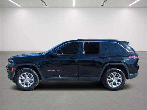 Diamond Black Crystal Pearlcoat 2023 Jeep Grand Cherokee Limited