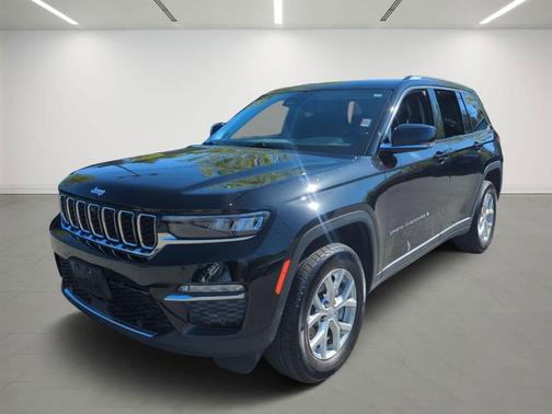 Diamond Black Crystal Pearlcoat 2023 Jeep Grand Cherokee Limited