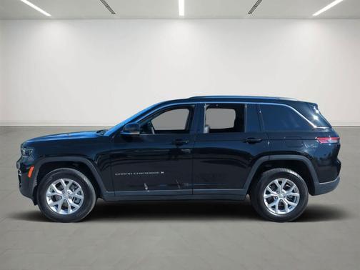 Diamond Black Crystal Pearlcoat 2023 Jeep Grand Cherokee Limited