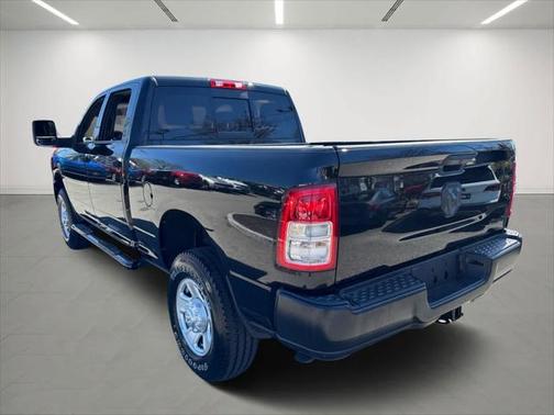 2024 RAM 2500 Tradesman Crew Cab 4x4 6'4' Box