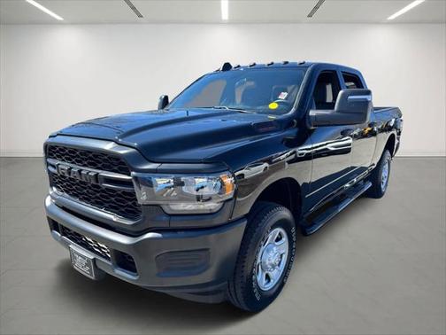 2024 RAM 2500 Tradesman Crew Cab 4x4 6'4' Box