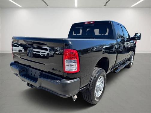 2024 RAM 2500 Tradesman Crew Cab 4x4 6'4' Box