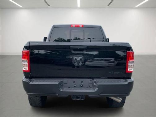 2024 RAM 2500 Tradesman Crew Cab 4x4 6'4' Box