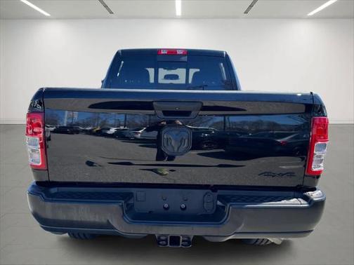 2024 RAM 2500 Tradesman Crew Cab 4x4 6'4' Box