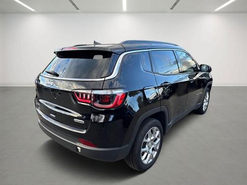 2023 Jeep Compass Latitude Lux