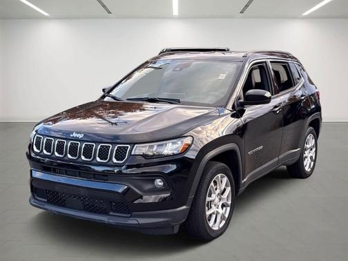 2023 Jeep Compass Latitude Lux
