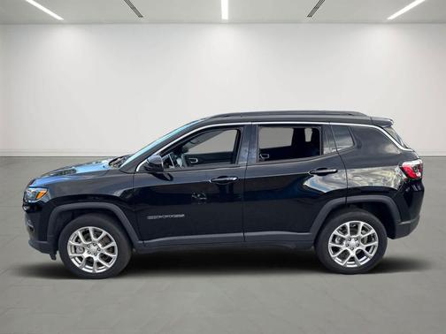 2023 Jeep Compass Latitude Lux