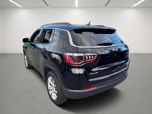 2023 Jeep Compass Latitude Lux