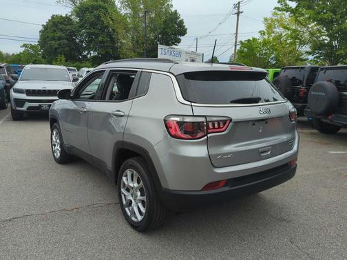 Billet Silver Metallic Clearcoat 2022 Jeep Compass Latitude Lux