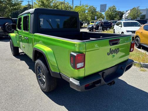 2025 Jeep Gladiator Sport S