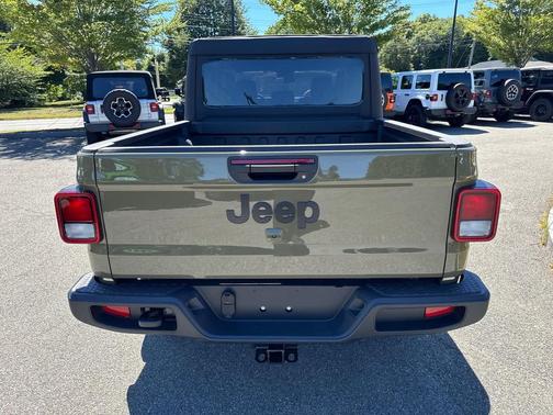 2025 Jeep Gladiator Sport S