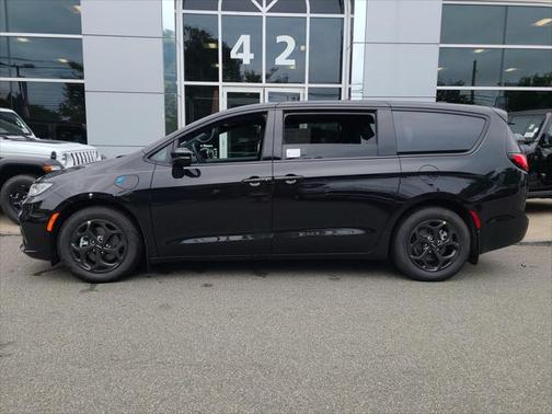 2023 Chrysler Pacifica Hybrid Limited