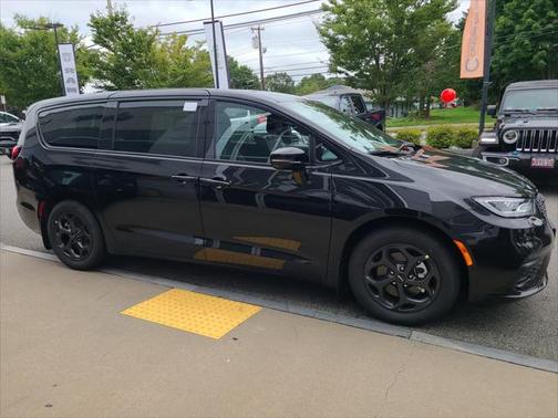 2023 Chrysler Pacifica Hybrid Limited