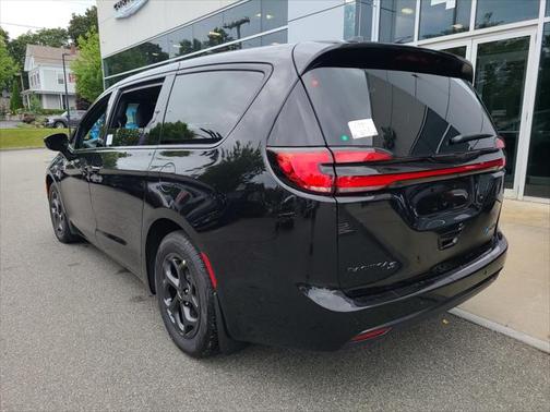 2023 Chrysler Pacifica Hybrid Limited