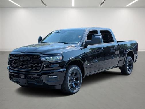 Diamond Black Crystal Pearlcoat 2026 RAM 1500 Big Horn/Lone Star