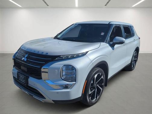 White Diamond 2023 Mitsubishi Outlander SE 2.5 S-AWC