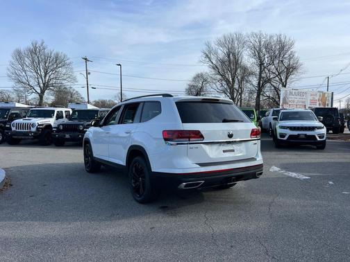 2022 Volkswagen Atlas 3.6L SE w/Technology